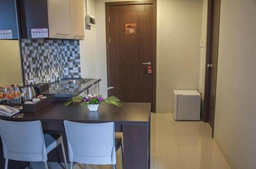 . Mugiwara Hotel&Apartment