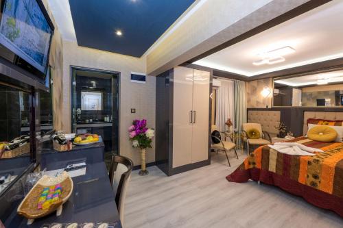 Standard Double Room image 1