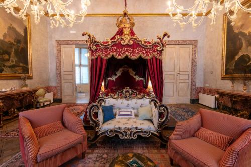 Superior King Room image 2