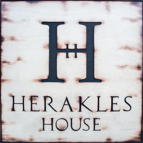 Herakles House - Close to ancient sites near Nafplio. Spacious. Equipped for all-year-round comfort. Herakles House - Close to ancient sites near Nafplio. Spacious. Equipped for all-year-round comfort.