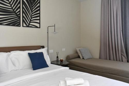 1 queen bed, 1 twin bed