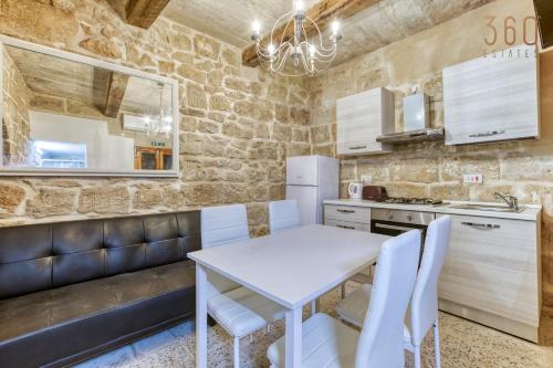 The Blue Village Suites by 360 Estates 3