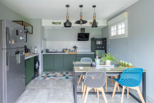 Kitchen, Les 3 Hirondelles - Maison avec grand jardin in Greges (Upper Normandy)