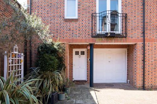 Central Chichester 3bd Mews House For Up To 6