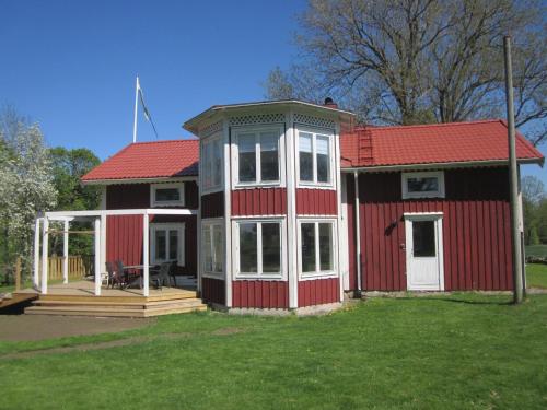 Huldas gård villa med självhushåll - Accommodation - Kumla