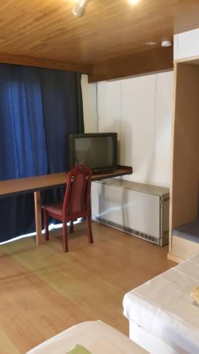 亞洲帝國酒店 (Hotel Asian Empire) in 庫爾內