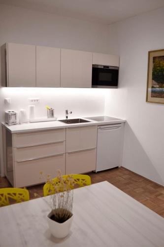 Studio in Ljubljana Center - image 4