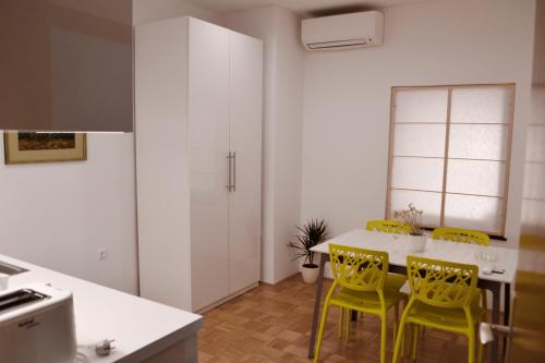 Apartment image 2