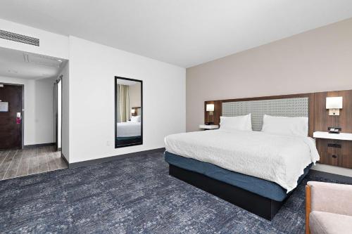 Hampton Inn By Hilton Kansas City Downtown Financial District, MO