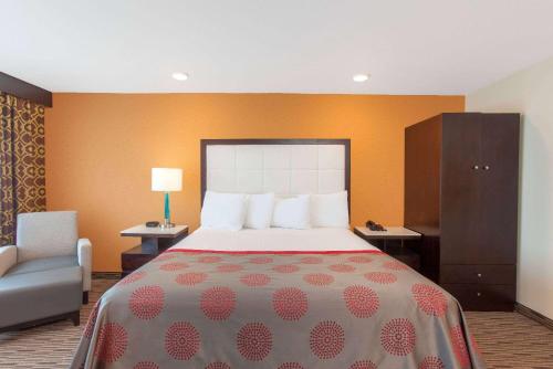 Ramada by Wyndham Culver City, Лос-Анджелес (фото 6)