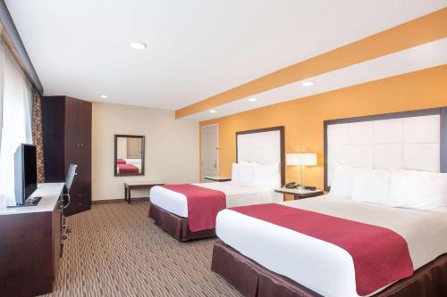 Ramada by Wyndham Culver City - image 10