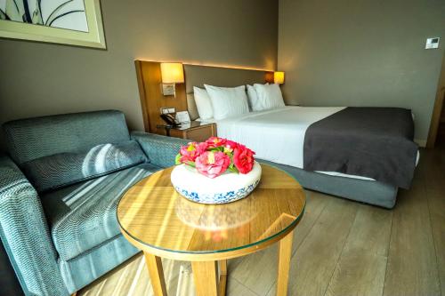 519845145 Holiday Inn Bursa - City Centre by IHG