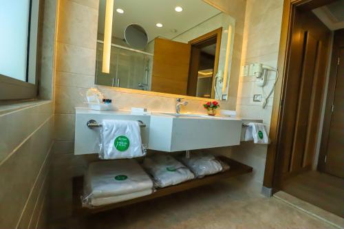 519845811 Holiday Inn Bursa - City Centre by IHG