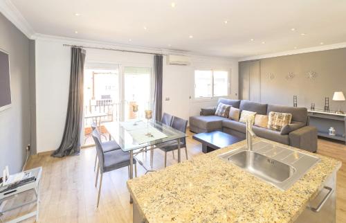 Cubo's Beach Side Apartment at La Cala - image 4