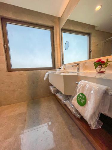 519846599 Holiday Inn Bursa - City Centre by IHG
