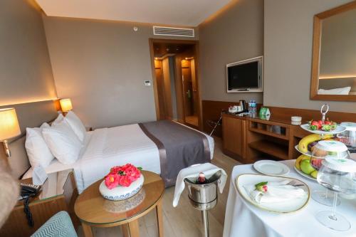 519847542 Holiday Inn Bursa - City Centre by IHG