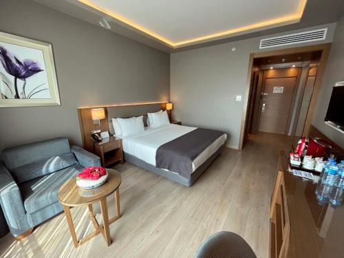 519848307 Holiday Inn Bursa - City Centre by IHG