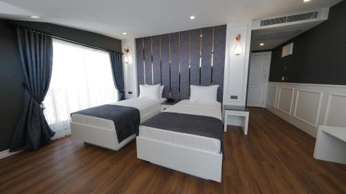 Superior Twin Room image 2