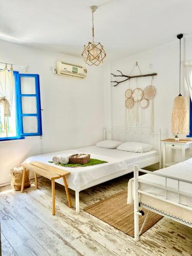 2 twin beds