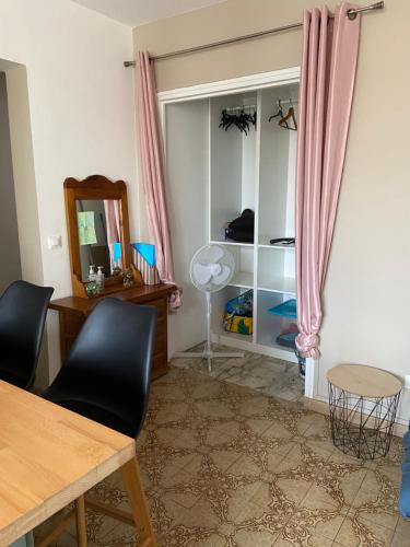 Appartement F2 à Athis Mons Proche aéroport Orly (Appartement F2 a Athis Mons Proche aeroport Orly) in Ати-Мон