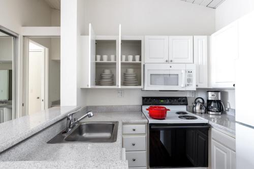 Culver City 2BR w Gym Pool nr shops LAX-329 detail
