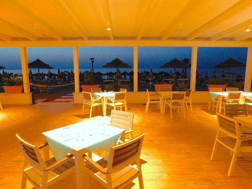 Étterem, Albergo Diomedee Rooms on the Beach in Rodi Garganico