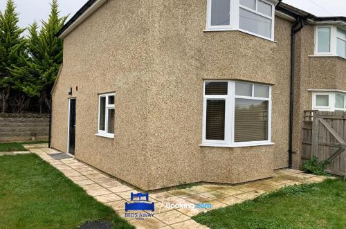 Oxford Home for the Larger Groups with garden and free parking - image 10