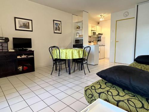 Appartement Argelès-sur-Mer, 1 pièce, 4 personnes - FR-1-225-457 - Location saisonnière - Argelès-sur-Mer