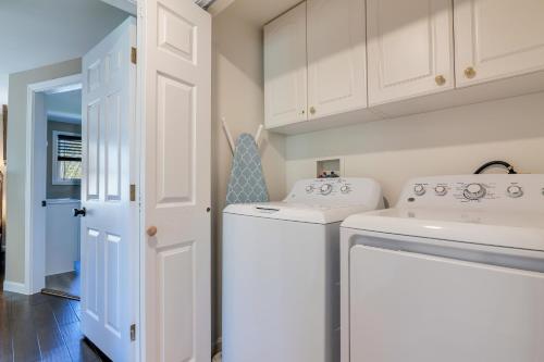 2BR Condo Downtown SWH w/ Ocean Views [Driftwood] detail