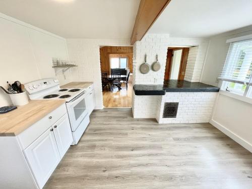 Beachfront 4 Br Spacious House! [Coastal Haven] - Bar Harbor