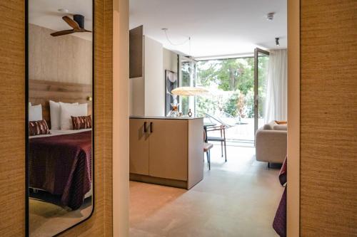 Studio Apartment image 10