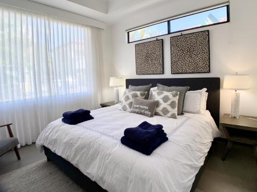 Five-Bedroom Apartment image 10