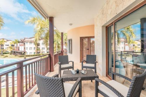 Spacious Apartment at Puerto Bahia B2 with balcony