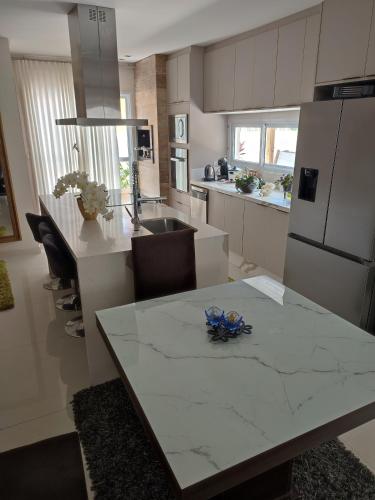 Kitchen, Suite confortavel na praia de Mocambique in São João do Rio Vermelho