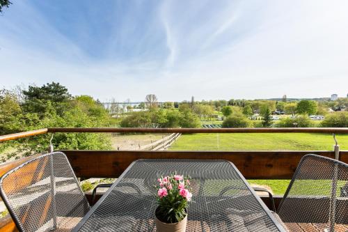 สภาพแวดล้อมโดยรอบ, Hotel Rozkos in เชสกา สกาลิซ