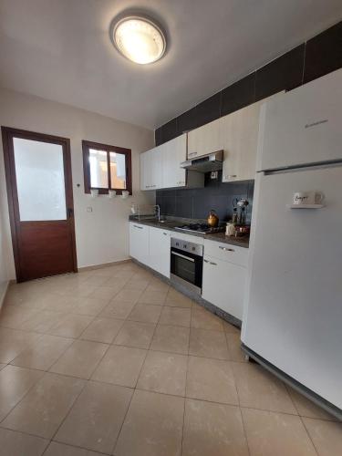 Charite Host Appartement , Wifi et Parking Gratuit in Essalam