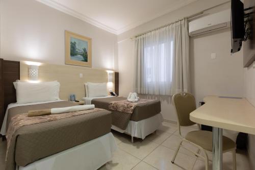 2 twin beds