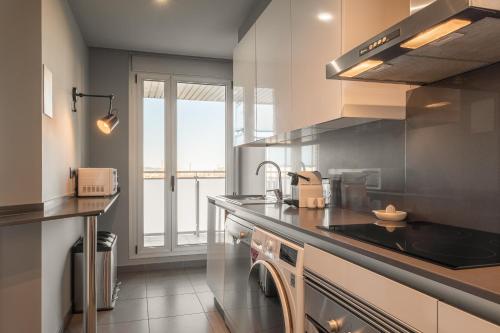 オララ ポート フォーラム アパートメンツ