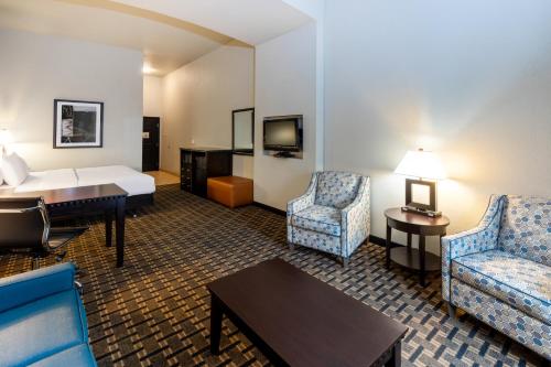 La Quinta by Wyndham Mt. Pleasant - image 7