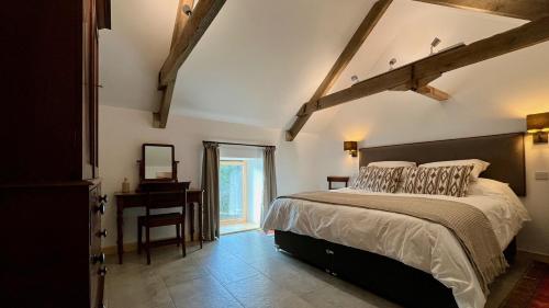 Cambrian Cottages - Charming Countryside Barn in Llandyssul