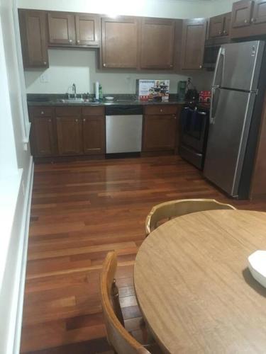 кухня, 2 bedroom suite in Скенектаді (Нью-Йорк)