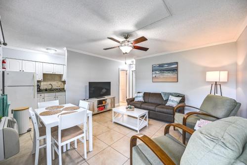 Marco Island Condo with Shared Pool Less Than 1 Mi to Beach!