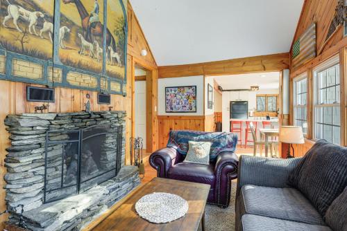 Cozy Cabin Between Stratton Resort and Mount Snow in Stratton, USA