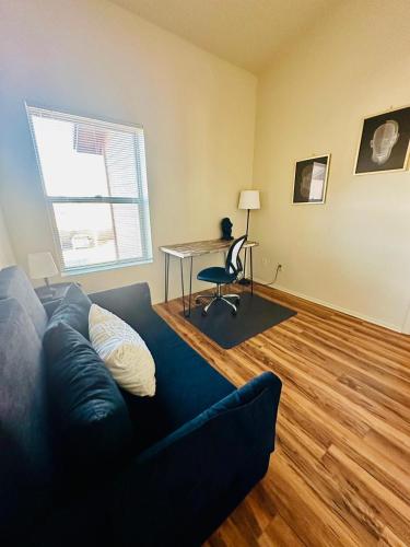 Cozy remodeled-condo near TUC Airport & Downtown