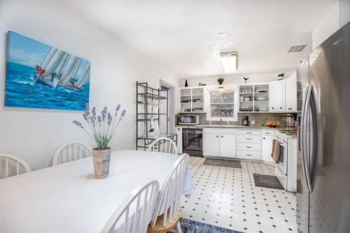 Pet Friendly Millcreek Home Close to Downtown/Mtns Pet Friendly Millcreek Home Close to Downtown/Mtns