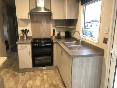 Luxury 3 bedroom caravan between Perranporth and Newquay, Cornwall