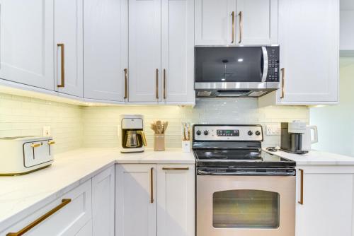 St Petersburg Paradise with Private Yard and Hot Tub! in Redington Shores, USA