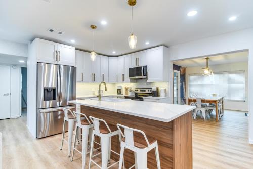 St Petersburg Paradise with Private Yard and Hot Tub! in Redington Shores, USA