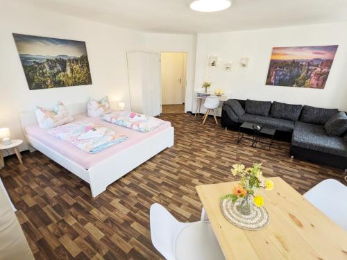 Urlaubsmagie - Ferienwohnung Frischluft - Sauna & Saisonaler Pool - F3 in Sebnitz, Deutschland