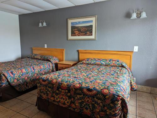 Austin Motor Inn - image 5